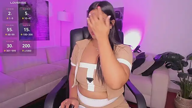 Snapshot of alaia7h chatting on 7, 1, 2025 alaia7h online show from 7, 1, 2025