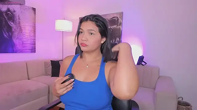 Snapshot of alaia7h chatting on 11, 10, 2025 alaia7h online show from 11, 10, 2025