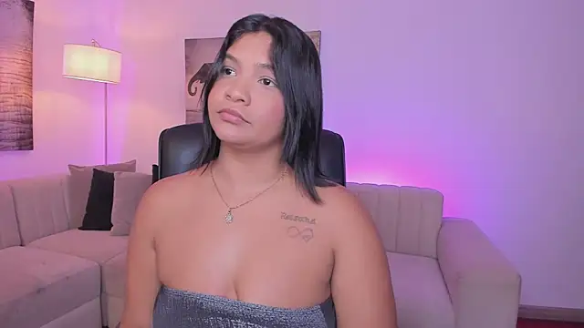 Snapshot of alaia7h chatting on 21, 11, 2025 alaia7h online show from 21, 11, 2025