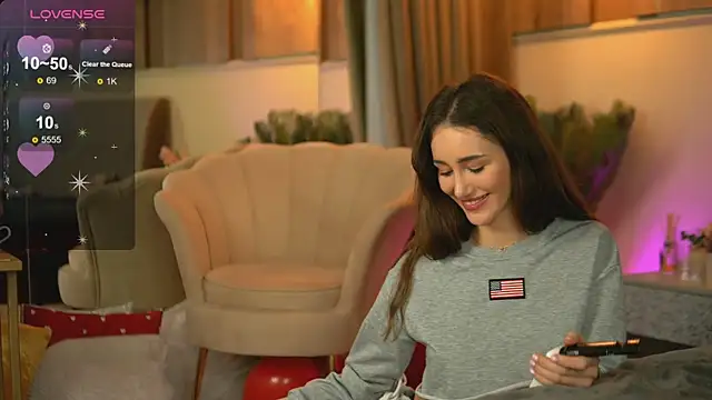 EmilyRaymont online show from 11, 3, 2025