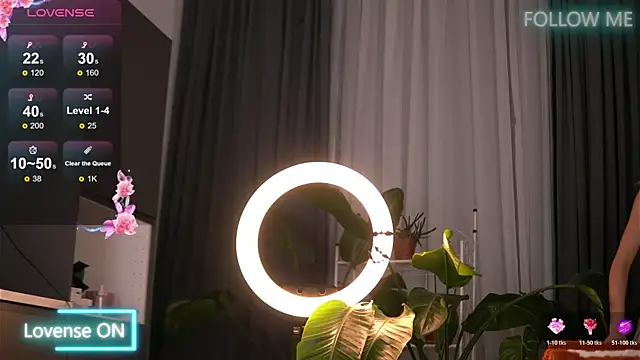 EmilyRaymont online show from 5, 11, 2025