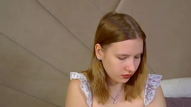LiliLinn online show from 19, 6, 2026