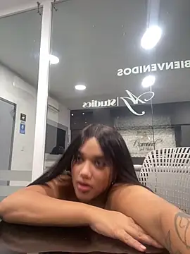 ElaEndez  online show from 8, 3, 2025