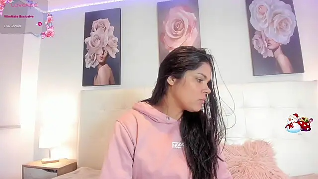 Sweetdreamses  online show from 12, 12, 2024