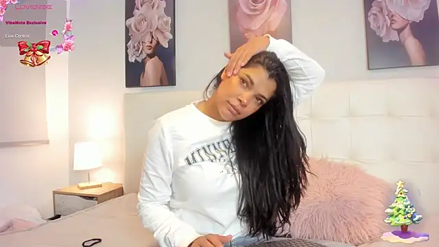 Sweetdreamses  online show from 27, 12, 2024