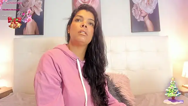 Sweetdreamses  online show from 28, 12, 2024