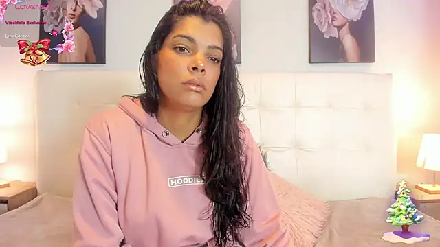 Sweetdreamses  online show from 29, 12, 2024