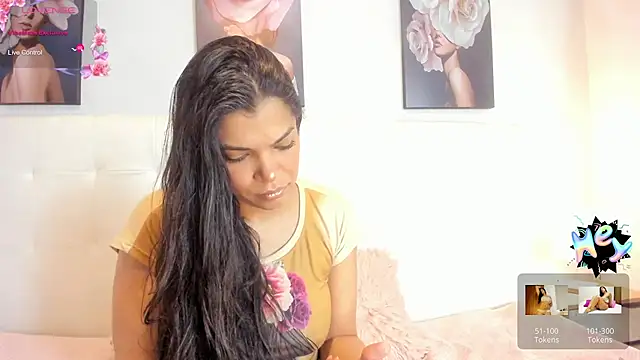 Sweetdreamses  online show from 22, 1, 2025