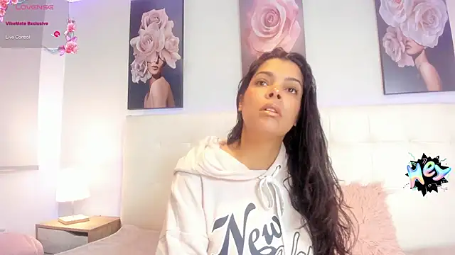 Sweetdreamses  online show from 3, 2, 2025