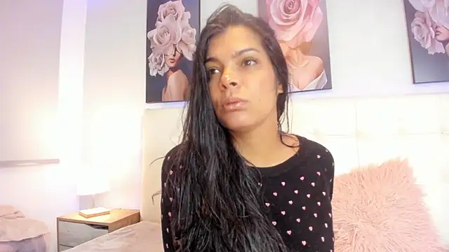 Sweetdreamses  online show from 4, 2, 2025