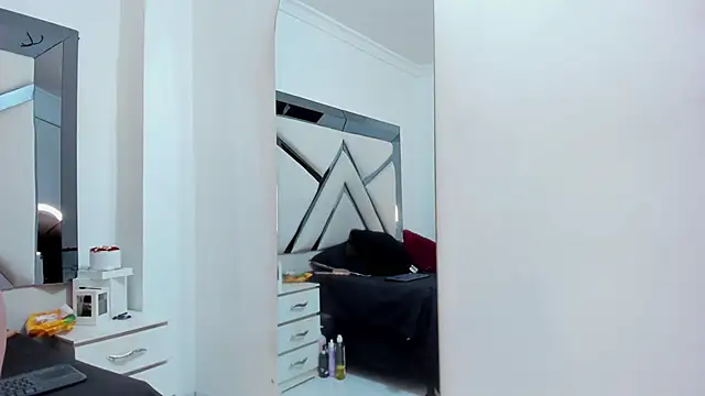 katherineFostel online show from 13, 2, 2026