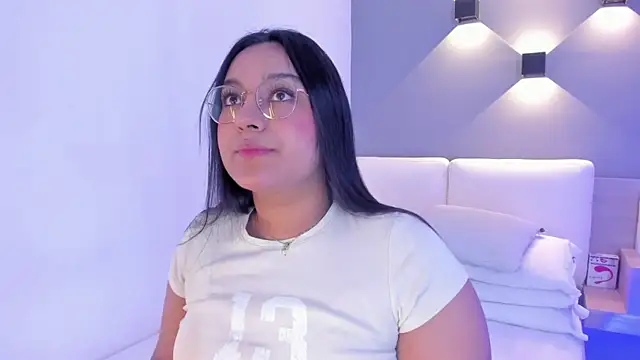 Snapshot of ellamontoya chatting on 26, 1, 2025 ellamontoya online show from 26, 1, 2025