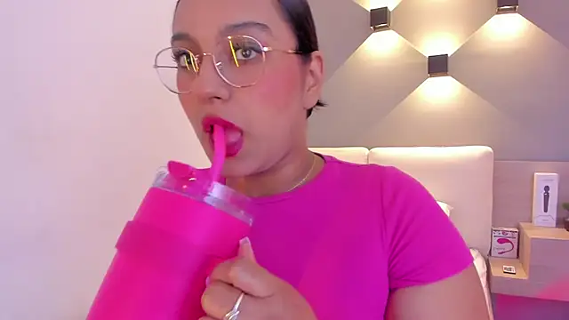 Snapshot of ellamontoya chatting on 30, 1, 2025 ellamontoya online show from 30, 1, 2025