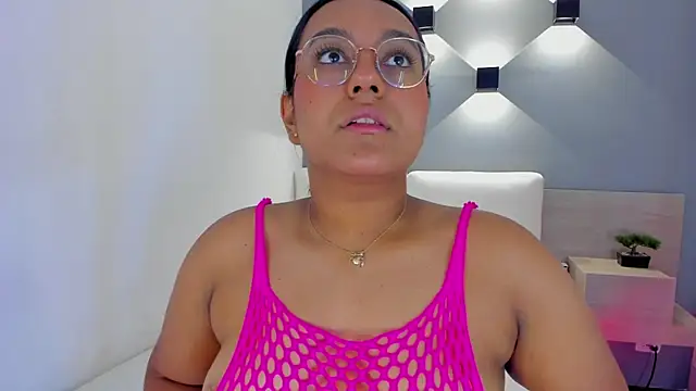 Snapshot of ellamontoya chatting on 13, 2, 2025 ellamontoya online show from 13, 2, 2025