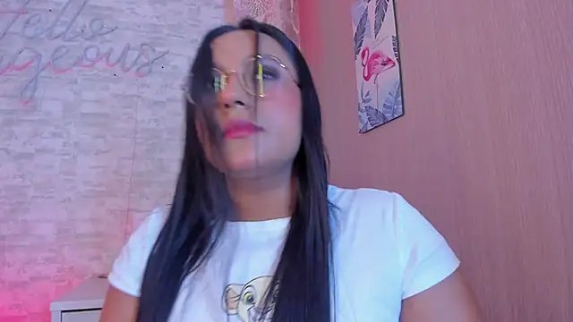 Snapshot of ellamontoya chatting on 23, 2, 2025 ellamontoya online show from 23, 2, 2025