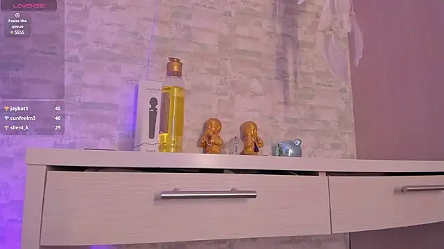 Snapshot of ellamontoya chatting on 2, 3, 2025 ellamontoya online show from 2, 3, 2025