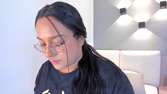 Snapshot of ellamontoya chatting on 2, 10, 2025 ellamontoya online show from 2, 10, 2025