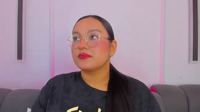 Snapshot of ellamontoya chatting on 4, 12, 2025 ellamontoya online show from 4, 12, 2025