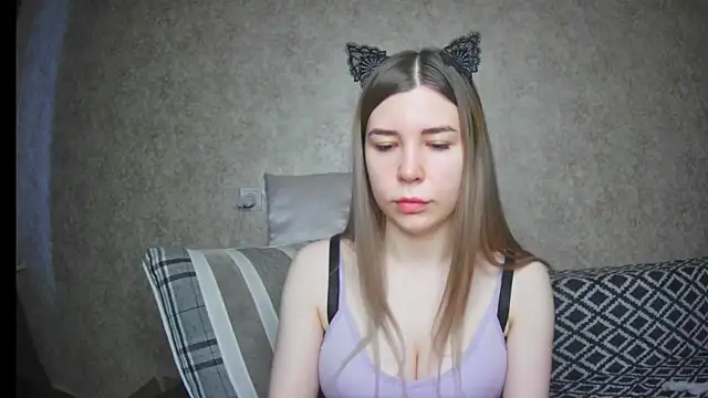 ElllaNuar online show from 5, 2, 2025