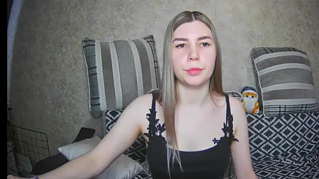 ElllaNuar online show from 17, 3, 2025