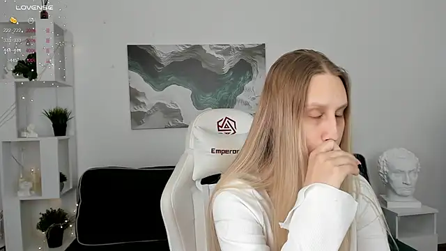 miissblonde online show from 5, 3, 2025