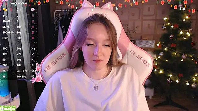 Snapshot of MoonlishSiren chatting on 23, 12, 2024 MoonlishSiren online show from 23, 12, 2024