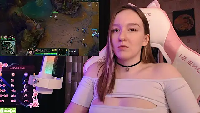 Snapshot of MoonlishSiren chatting on 12, 2, 2025 MoonlishSiren online show from 12, 2, 2025