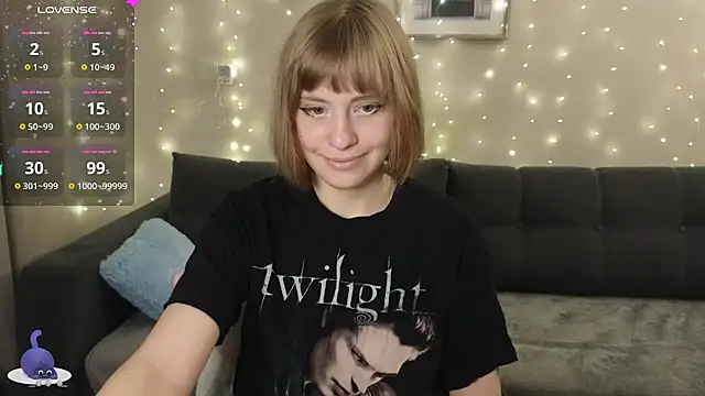 Snapshot of HermioneHHH chatting on 13, 12, 2024 HermioneHHH online show from 13, 12, 2024