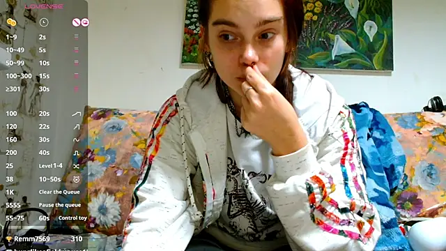 Sophie Bell online show from 1, 2, 2025