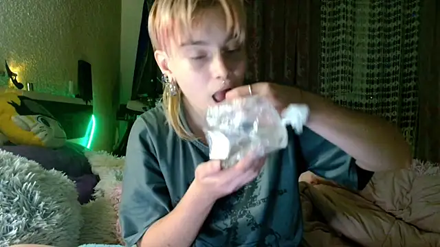 Sophie Bell online show from 16, 5, 2026