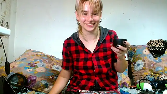 Sophie Bell online show from 24, 6, 2026