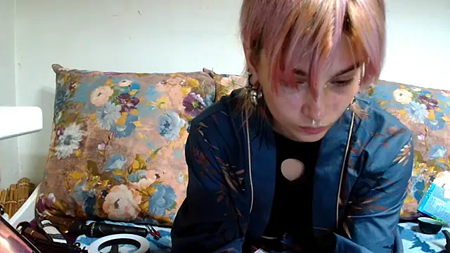 Sophie Bell online show from 14, 7, 2026