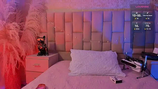 Snapshot of MelodyBliss chatting on 23, 12, 2025 MelodyBliss online show from 23, 12, 2025