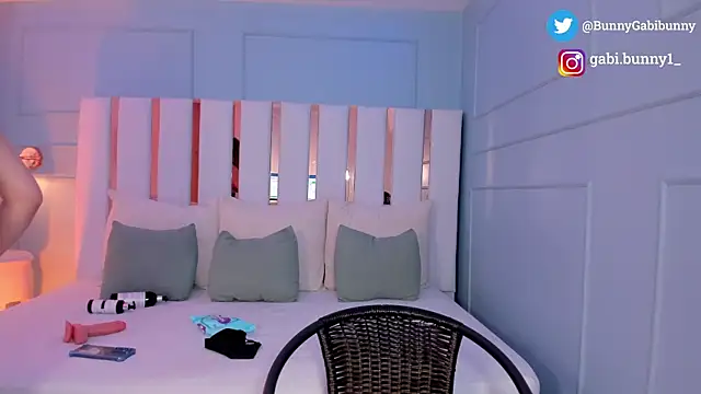 gabi bunny online show from 30, 10, 2025