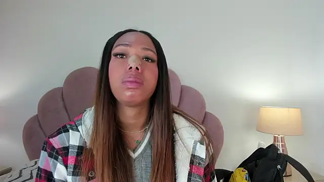 Nicole Paradise online show from 10, 11, 2025