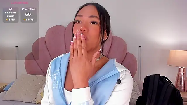 Nicole Paradise online show from 19, 2, 2026