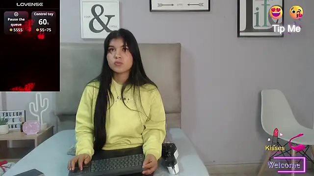 Snapshot of SophiaMeyerst chatting on 4, 5, 2026 SophiaMeyerst online show from 4, 5, 2026