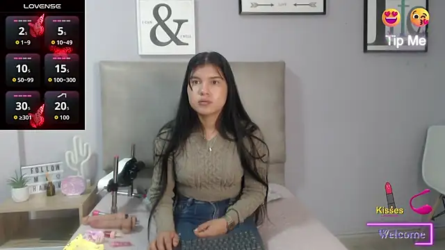Snapshot of SophiaMeyerst chatting on 13, 5, 2026 SophiaMeyerst online show from 13, 5, 2026