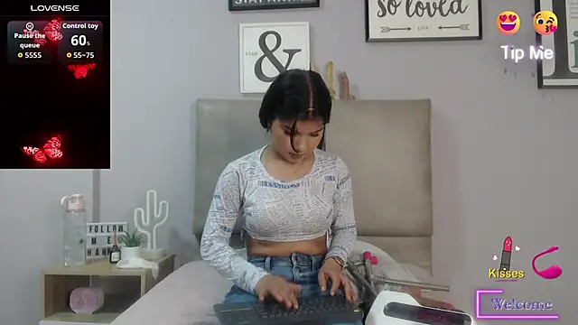 Snapshot of SophiaMeyerst chatting on 9, 6, 2026 SophiaMeyerst online show from 9, 6, 2026