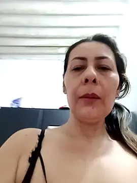 Mia-funny20 online show from 2, 2, 2025