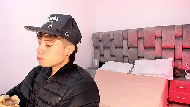 MarcusCollinss  online show from 4, 12, 2024