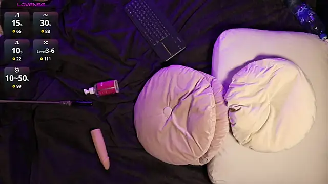 Snapshot of Sexydoll112 chatting on 8, 1, 2025 Sexydoll112 online show from 8, 1, 2025