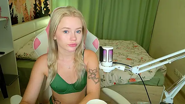 LexieLoree online show from 23, 9, 2025