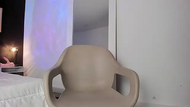 VioletPaket online show from 14, 3, 2025