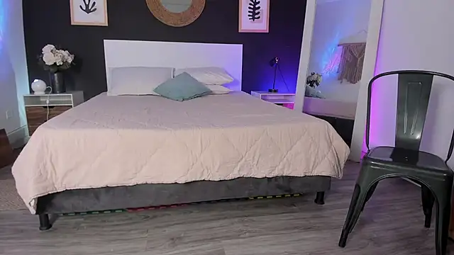 VioletPaket online show from 9, 2, 2026