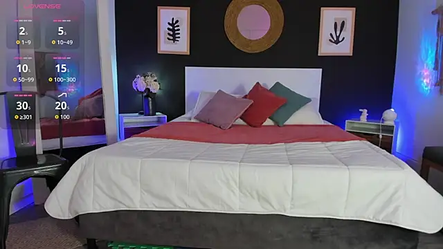 VioletPaket online show from 9, 4, 2026