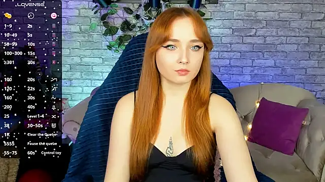 Snapshot of Emma_Chery chatting on 11, 1, 2025 Emma Chery online show from 11, 1, 2025