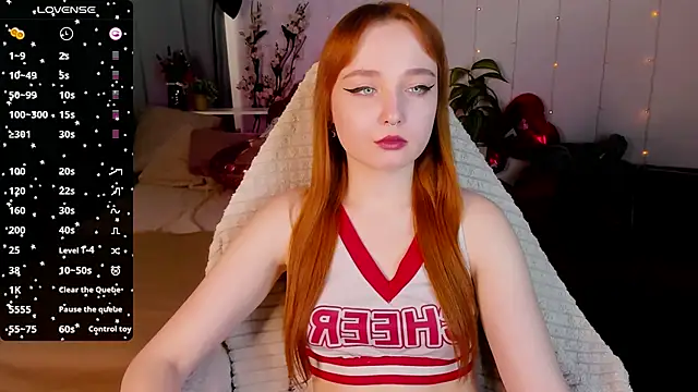 Snapshot of Emma_Chery chatting on 4, 2, 2025 Emma Chery online show from 4, 2, 2025