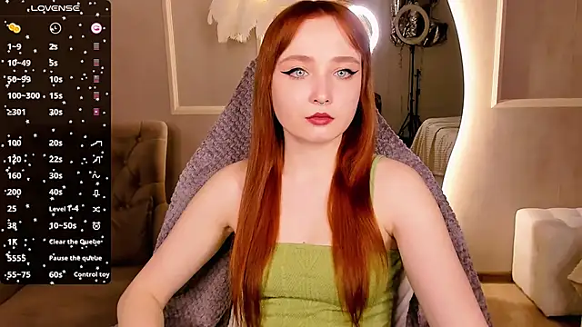 Snapshot of Emma_Chery chatting on 25, 2, 2025 Emma Chery online show from 25, 2, 2025