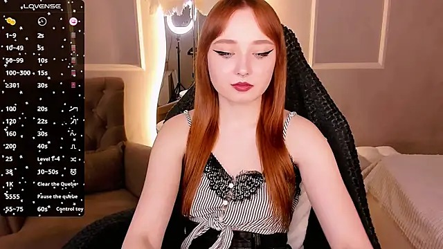 Snapshot of Emma_Chery chatting on 7, 3, 2025 Emma Chery online show from 7, 3, 2025